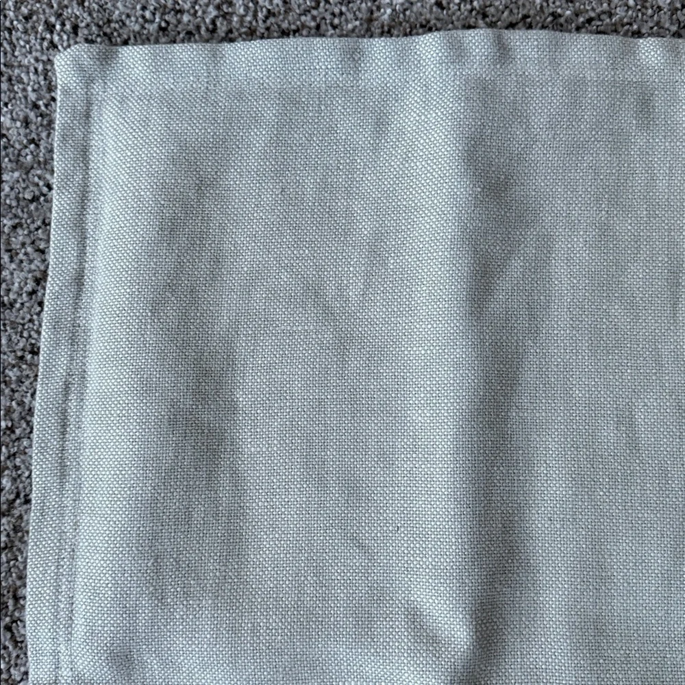 Restoration Hardware 100% Linen Lt Blue 24” x 24” Pillow Covers, Set of 2, EUC